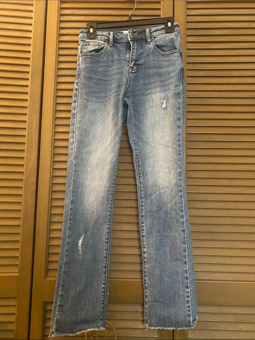 Women's Mid-Rise Straight Leg Jeans in Washed Blue